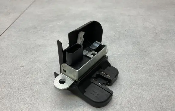 Volkswagen Tiguan Tailgate/trunk/boot lock/catch/latch 5M0827505E