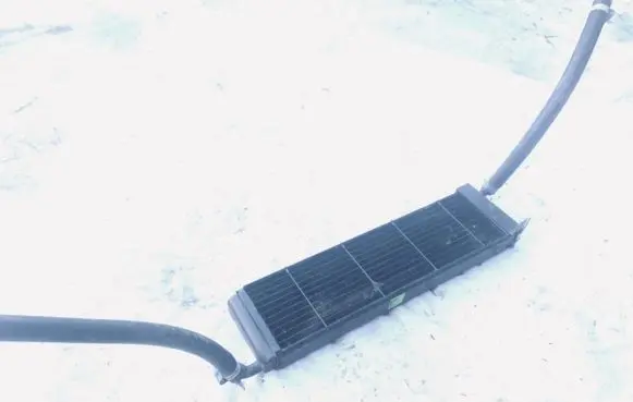 Engine oil radiator