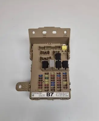 Subaru Outback (BS) Fuse module 82201AL061 411963 JB004501N03
