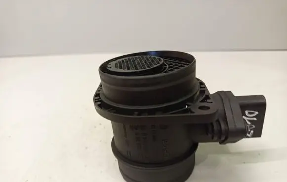Volkswagen Touran I Mass air flow meter 0281002531 038906461B