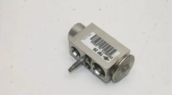 Land Rover Range Rover Evoque L538 Air conditioning (A/C) expansion valve 7010973