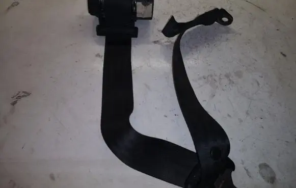 Volvo S60 Front seatbelt 6084253 A12414
