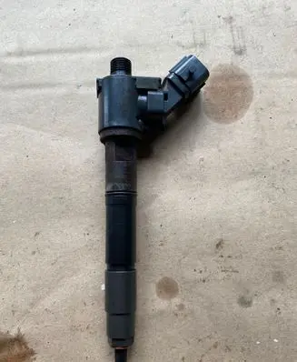 Volvo V40 Fuel injector VEA132370010CAA 11R52650
