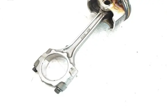 Suzuki Swift III Piston with connecting rod 81P67