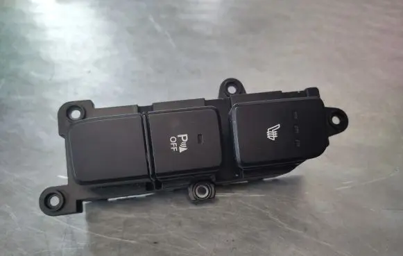 Hyundai Santa Fe Seat heating switch 933152W235