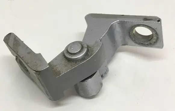 Volkswagen Polo V 6R Rear door lower hinge 7N0831402