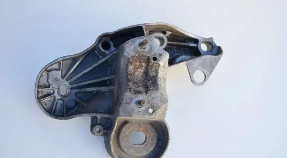 Audi A6 S6 C6 4F Engine mounting bracket 4F0199351H