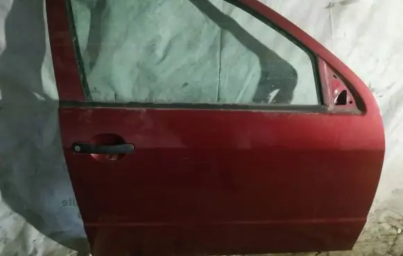 Skoda Fabia Mk1 (6Y) Front door raudonos