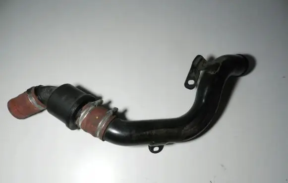 Ford Focus Breather hose/pipe 2T1Q9F7644AA