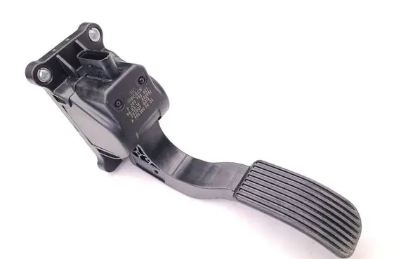 Mercedes-Benz Sprinter W906 Accelerator throttle pedal A9063000404 0280755023