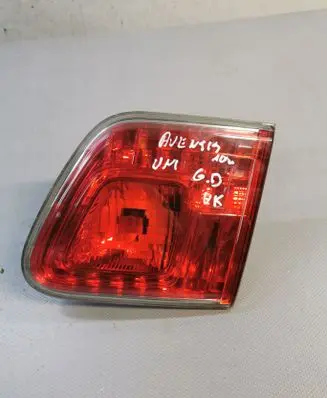 Toyota Avensis T270 Tailgate rear/tail lights
