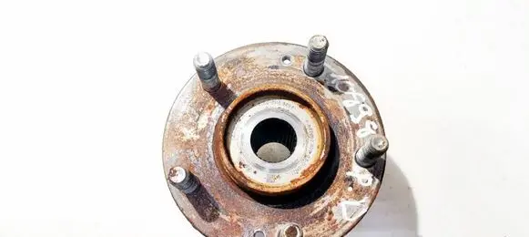 Front wheel hub