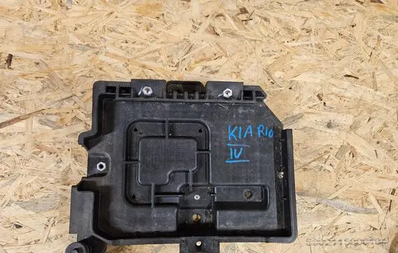 KIA Rio Battery box tray 37150-H8800