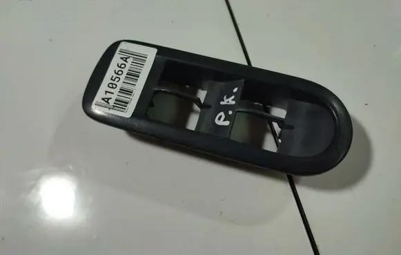 Renault Megane II Front door window switch trim 156018070