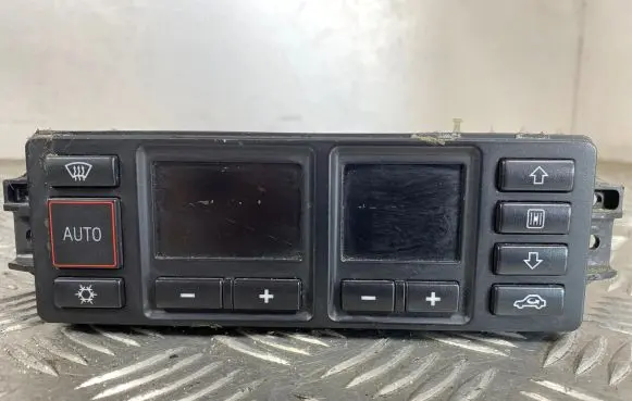 Audi A4 S4 B5 8D Climate control unit 8L0820043B 5HB00760800 0730302