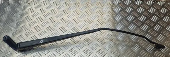Peugeot 206 Front wiper blade arm