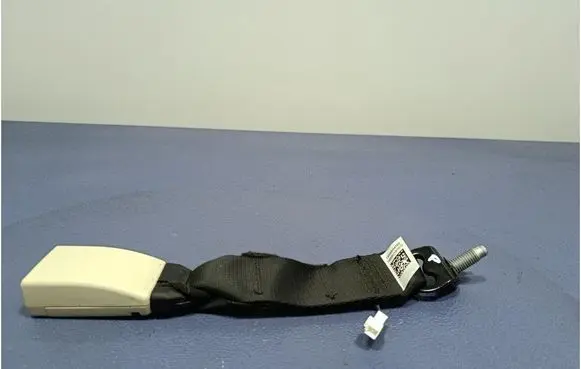 Audi A4 S4 B7 8E 8H Front seatbelt 6999547
