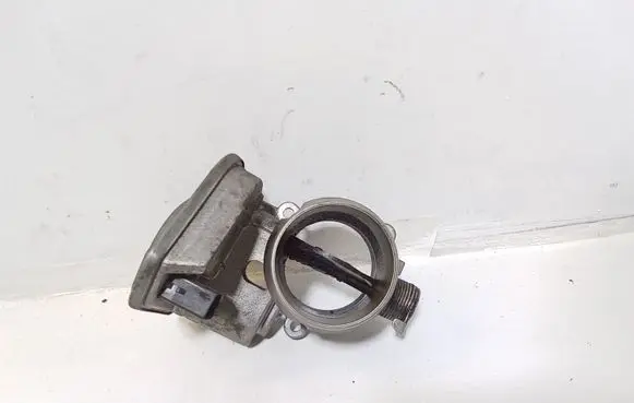 BMW 1 E82 E88 Throttle valve 780437302