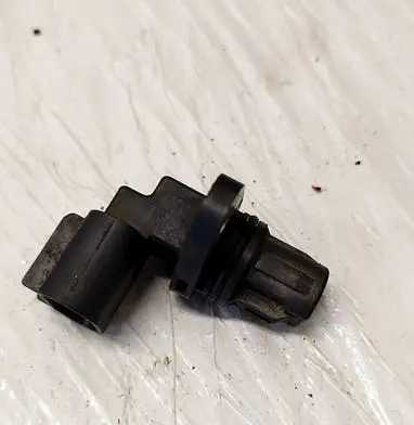 Cadillac STS Seville Camshaft position sensor J5T31871
