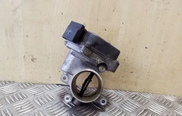 Volkswagen Golf VI Throttle valve 03L128063Q 216200153