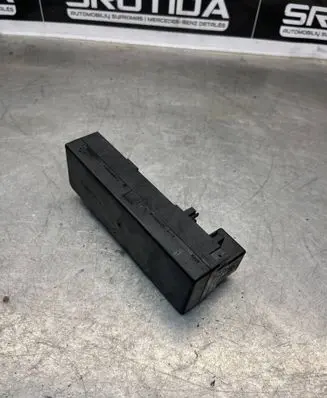 Mercedes-Benz E W210 Fuse box set A0005400372 05376120
