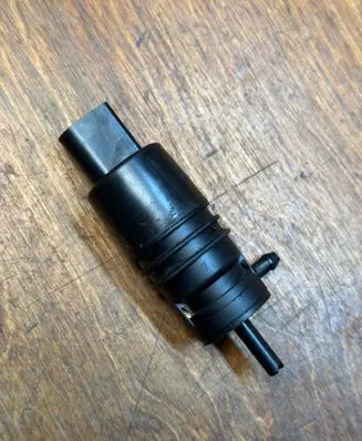 Mercedes-Benz Sprinter W907 W910 Windscreen/windshield washer pump 2218690121 3028232