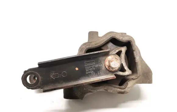 Volvo S60 Engine mount bracket 6G926P082LB