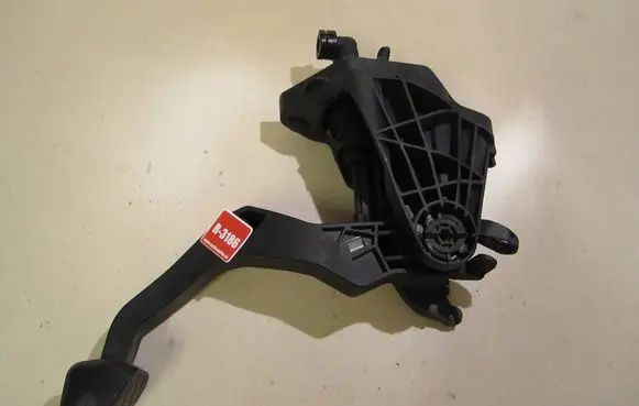 Clutch pedal