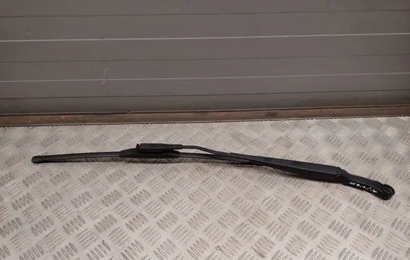 Ford Mustang VI Front wiper blade arm FR3B17C495AA