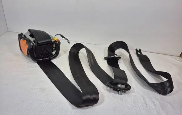 Skoda Octavia Mk3 (5E) Front seatbelt 5E0857702 0589P1000220
