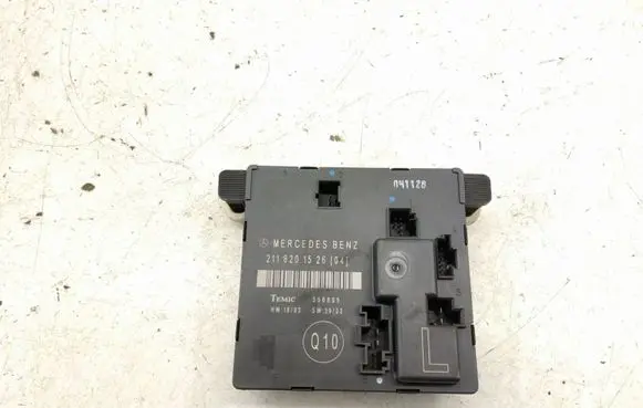 Mercedes-Benz E W211 Door control unit/module A2118201526 2118201526