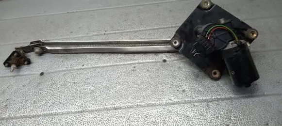 Volvo S40, V40 Front wiper linkage 