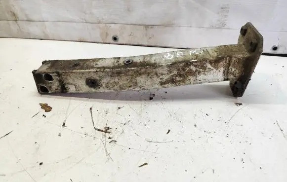 Alfa Romeo Giulietta Front bumper mounting bracket