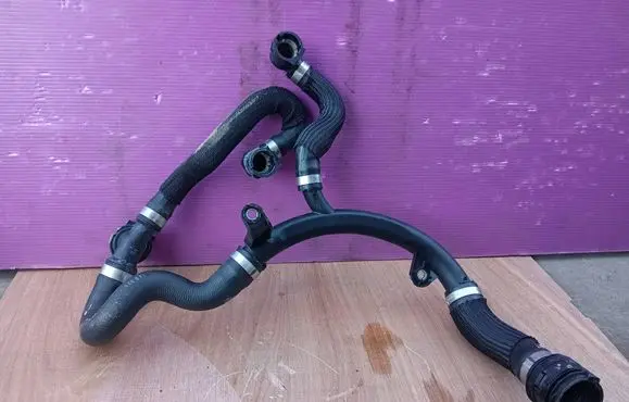 Peugeot 3008 III Coolant pipe/hose