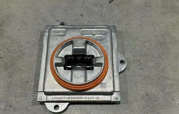 BMW i3 LED ballast control module 7367751 L90028082 90021969