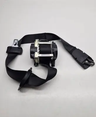 BMW X1 F48 F49 Front seatbelt 72117401714 632208900 7401714