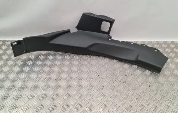 Audi Q7 4M Rear seat side bottom trim 4M0867767D 4M0867767E
