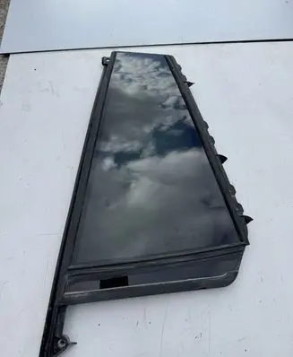 BMW X3 G01 Rear vent window glass 7410055