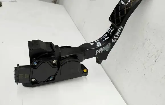 Skoda Fabia Mk1 (6Y) Accelerator throttle pedal 6Q1721503A