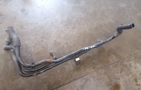 Audi A8 S8 D3 4E Engine coolant pipe/hose 4E0265235H