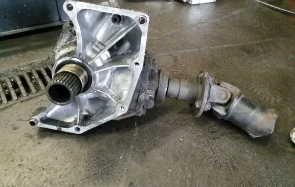 Nissan X-Trail T30 Gearbox transfer box case XUK