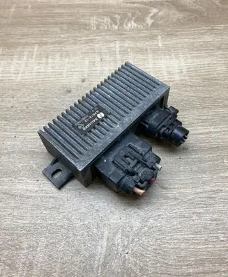 Renault Scenic I Glow plug pre-heat relay 7700111525