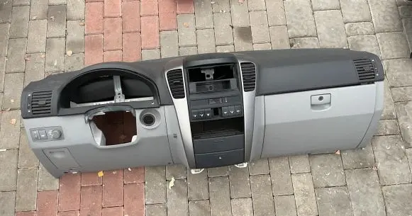 KIA Sorento Dashboard 973513E000 845703E000PH 847533E000