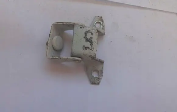 Mazda CX-3 Tailgate/trunk/boot hinge Uug78999