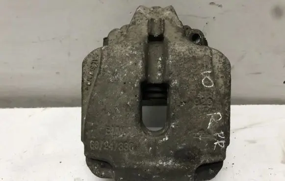 BMW 5 F10 F11 Front brake caliper 6024330