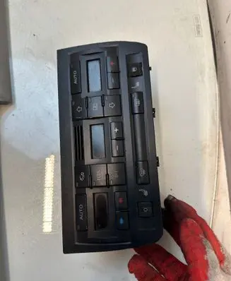 Audi A4 S4 B7 8E 8H Climate control unit 8E0820043AK