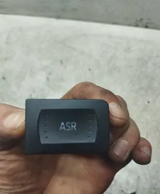 Volkswagen Bora Traction control (ASR) switch 1J0927133A