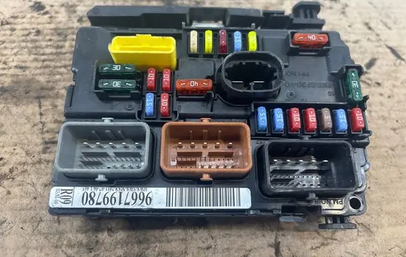 Citroen DS3 BSM Control unit 9667199780