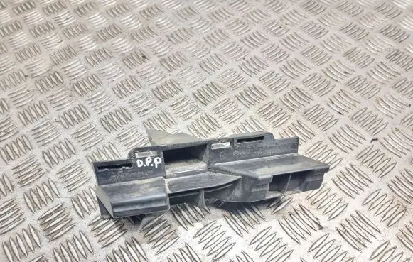 Mercedes-Benz E W212 Front bumper mounting bracket A2128852465