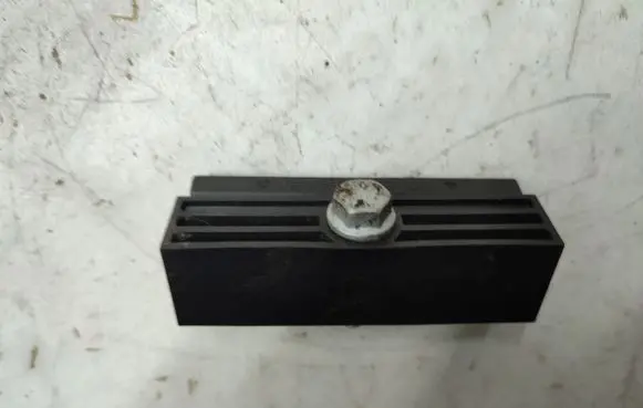 Battery bracket